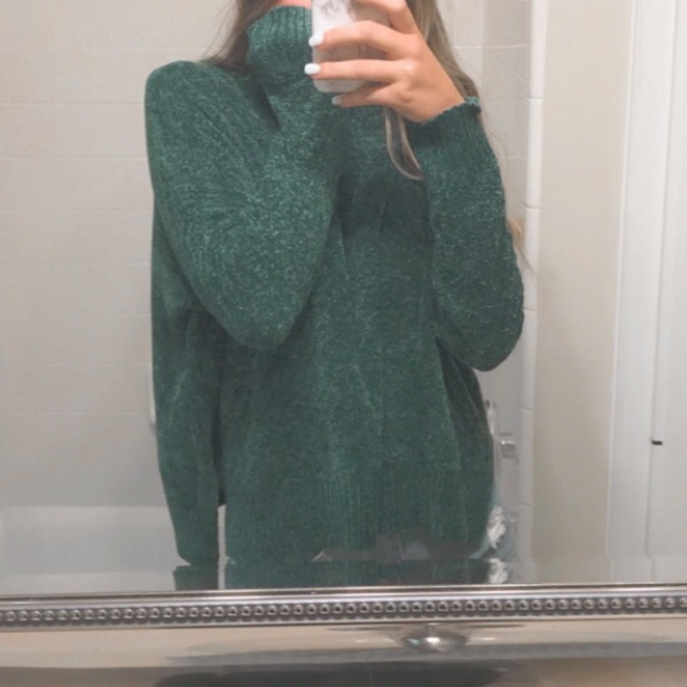 velvet sweater - Picture 2 of 2